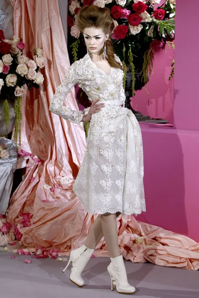 Look 11